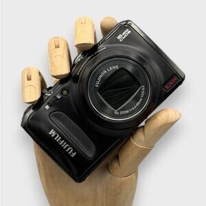 Fujifilm FinePix F550EXR Digital Camera | 16MP | Black